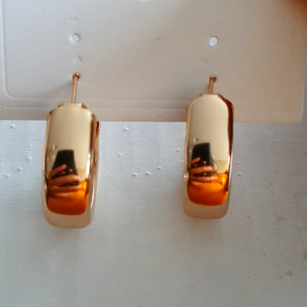 Wideband clip mini hoop earrings